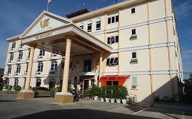 Phadaeng Hotel